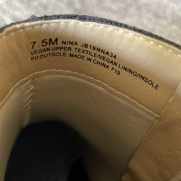 JBU memory foam size 7.5 like new - Picture 8 of 9